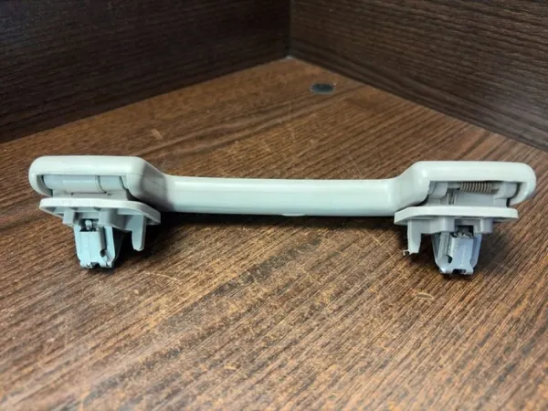 Takhandtag fram höger sida OEM RAJ23261 Toyota image 5