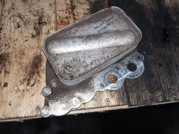 Mercedes-Benz Ölfilterhalterung OEM A6401800565 image 3