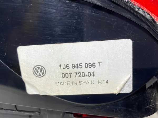 VW GOLF IV BAKLJUS HÖGER RÖKT image 4