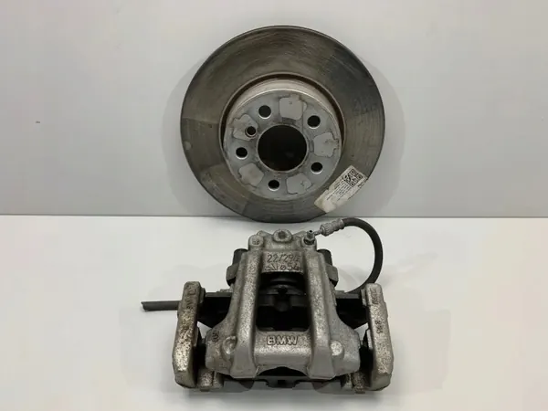 BMW G20 G22 Fram höger bromsok OEM 6895222 image 2
