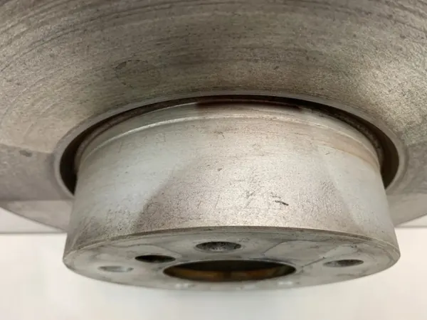 BMW G20 G22 Fram höger bromsok OEM 6895222 image 3