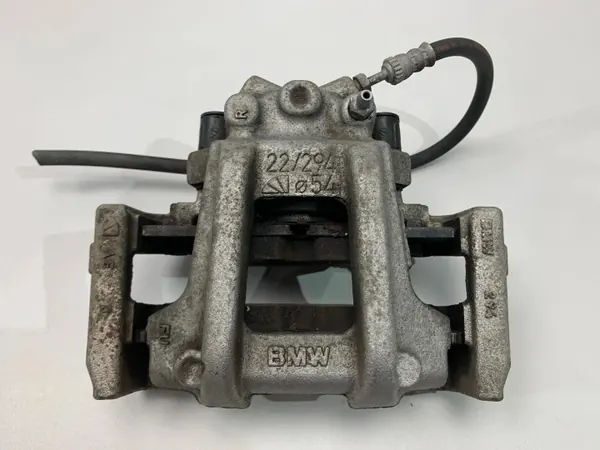 BMW G20 G22 Fram höger bromsok OEM 6895222 image 4