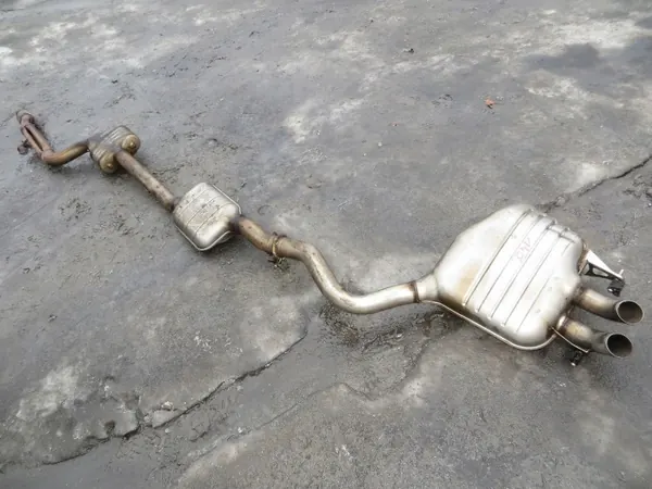 Silenciador de Escape Mercedes OEM 188/142 para W205 2.0 CGI image 5