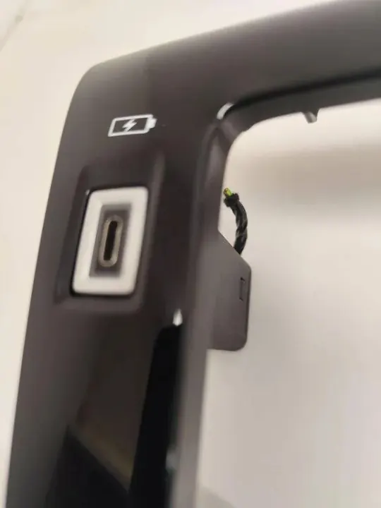 USB-portti OEM 98313506DX Peugeot 308 II 1.5L Dieselille image 5