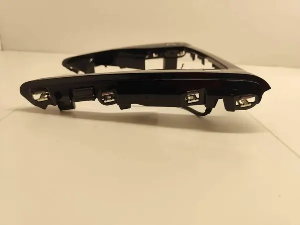 USB-portti OEM 98313506DX Peugeot 308 II 1.5L Dieselille image 7