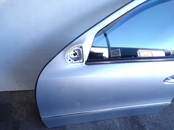 Vänster framdörr OEM GORLICE Mercedes W211 image 3