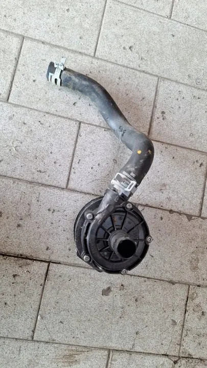 Vattenpump Renault Kangoo IV image 3