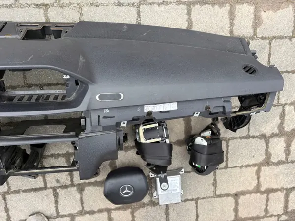 Mercedes E W212 Airbag-Sensor OEM A2129018508 image 3