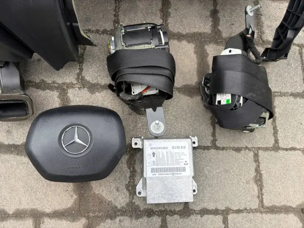 Mercedes E W212 Airbag-Sensor OEM A2129018508 image 4