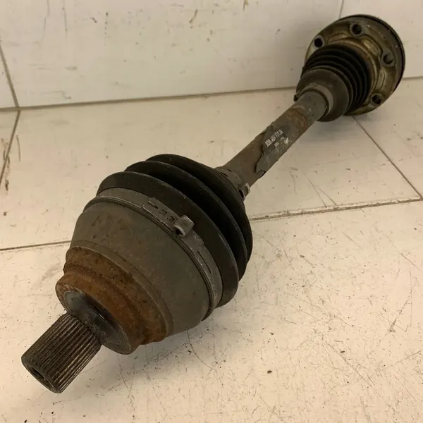 Höger Framdrevaxel VW PASSAT B8 2.0 TDI 150HK image 2