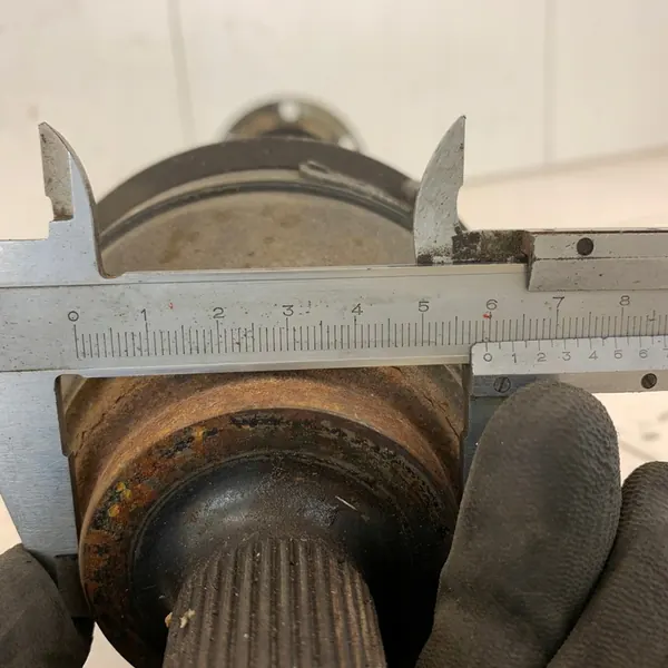 Höger Framdrevaxel VW PASSAT B8 2.0 TDI 150HK image 9