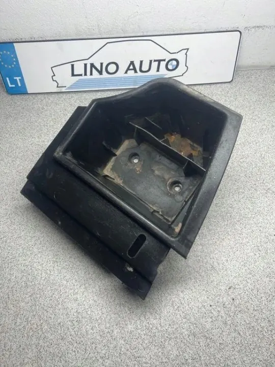 BMW 3 Compact E36 Tavaratilan vaahto OEM 8146022 image 2