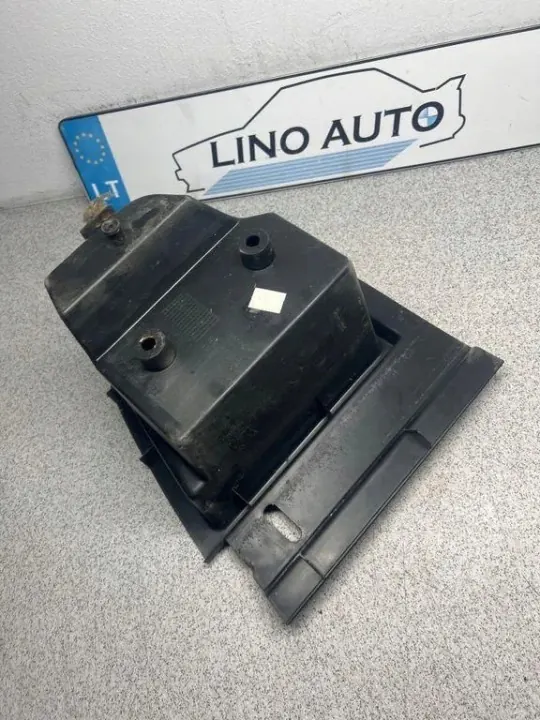 BMW 3 Compact E36 Tavaratilan vaahto OEM 8146022 image 3