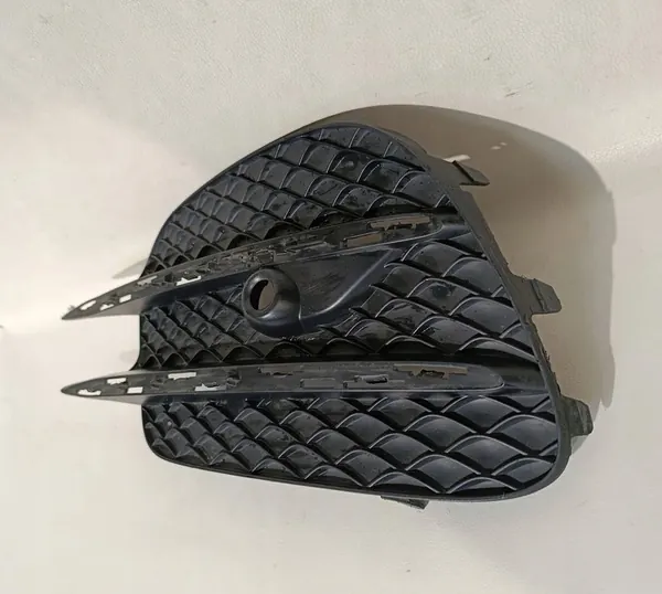 Bouchon de pare-chocs avant gauche Mercedes V-Class 447 AMG A4478851200 image 2