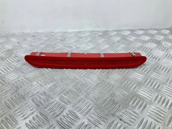 Tredje Bromsljus VW Passat B6/B7 OEM 1K6945097A image 2