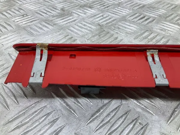 Tredje Bromsljus VW Passat B6/B7 OEM 1K6945097A image 3