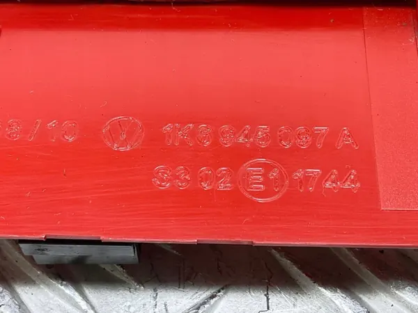 Tredje Bromsljus VW Passat B6/B7 OEM 1K6945097A image 5
