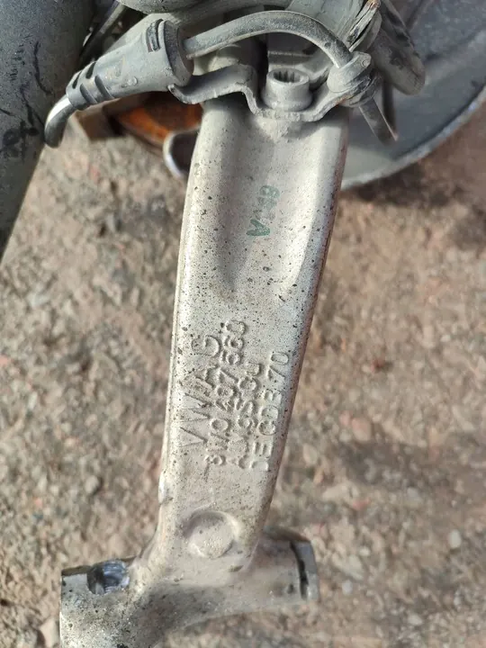 Audi OE 8W0407560 Mozzo di sterzo image 4