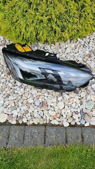 Audi OE 8W6941086D Faro Derecho image 2