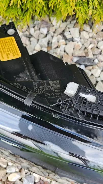 Audi OE 8W6941086D Faro Derecho image 3