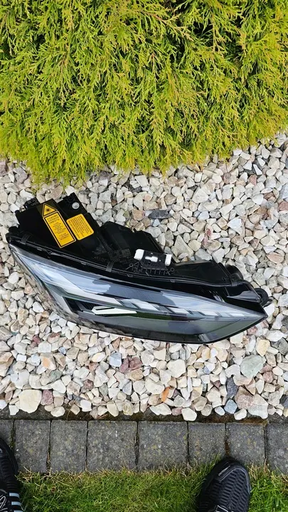 Audi OE 8W6941086D Faro Derecho image 4