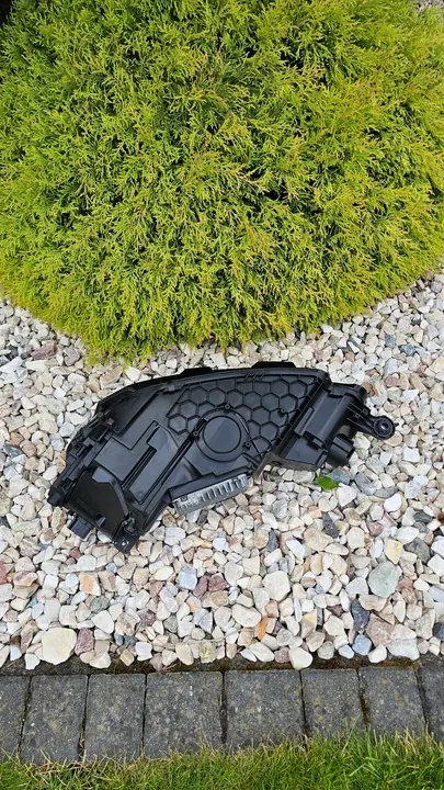 Audi OE 8W6941086D Faro Derecho image 5