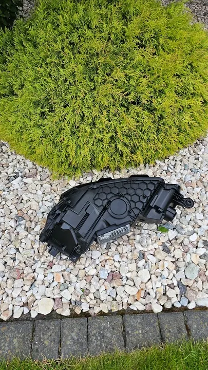 Audi OE 8W6941086D Faro Derecho image 8