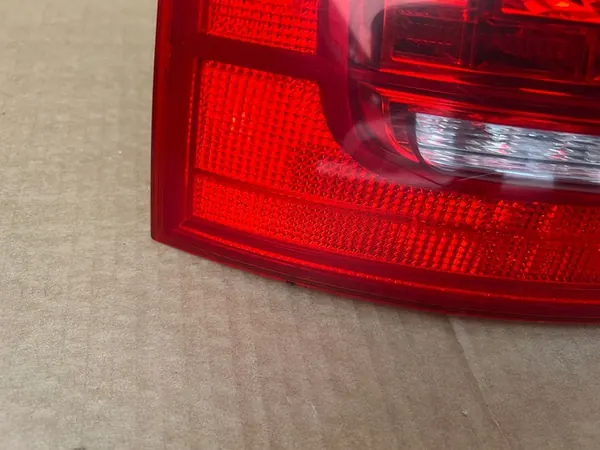 Luz trasera izquierda Audi A8 4E0945095H image 5