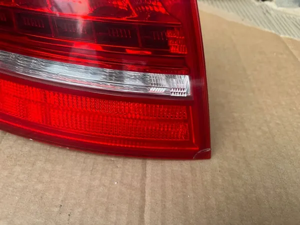 Luz trasera izquierda Audi A8 4E0945095H image 6