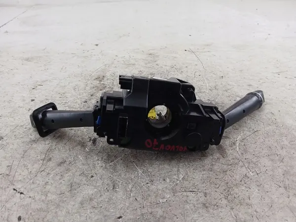 VOLVO V70 II Kombischalter 30798167 image 3