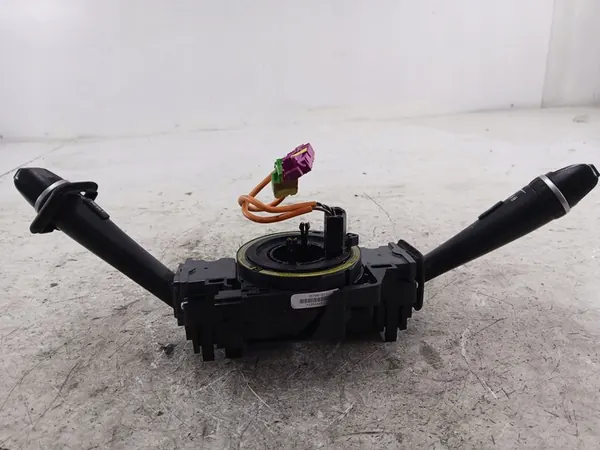 VOLVO V70 II Kombischalter 30798167 image 4