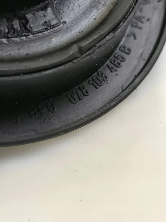 Audi A6 S6 C5 1997 Öljytulppa OEM 078103485B image 3