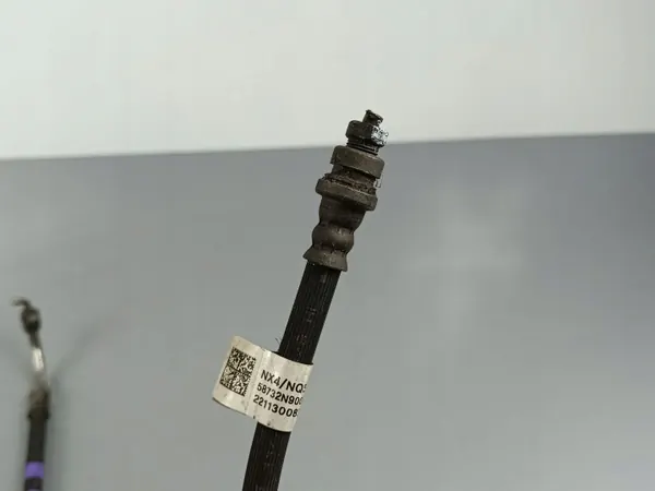 Bremsleitung Kia OE OEM 58732N9000 - Gebraucht image 3