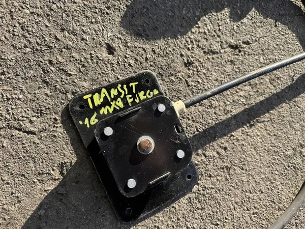 Treuil de support de roue de secours Ford Transit MK8 image 4