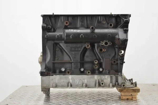 Begagnad Audi motorblock OEM 06H103011AP image 2