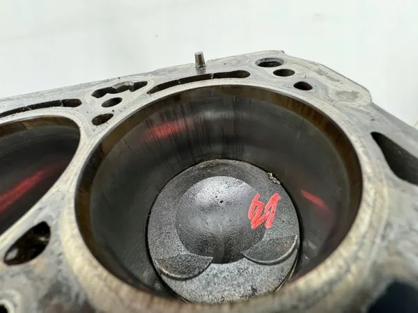 Begagnad Audi motorblock OEM 06H103011AP image 10