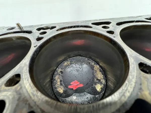 Begagnad Audi motorblock OEM 06H103011AP image 9