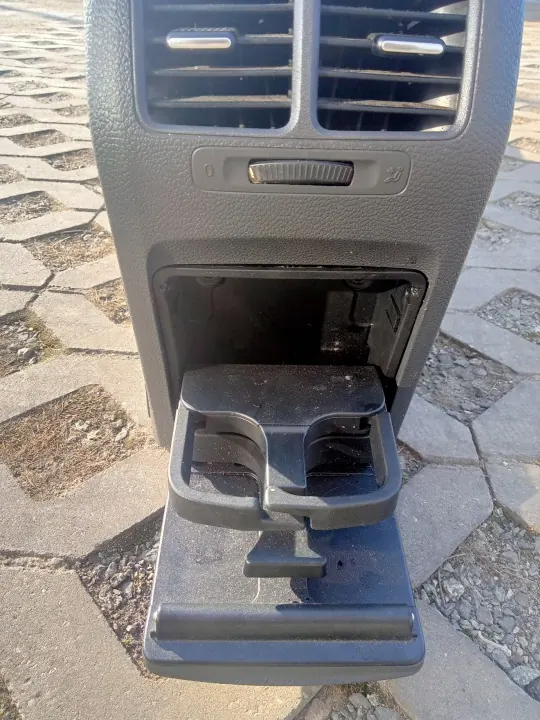 Reposabrazos consola central VW Golf V OEM 1K0863243A image 10