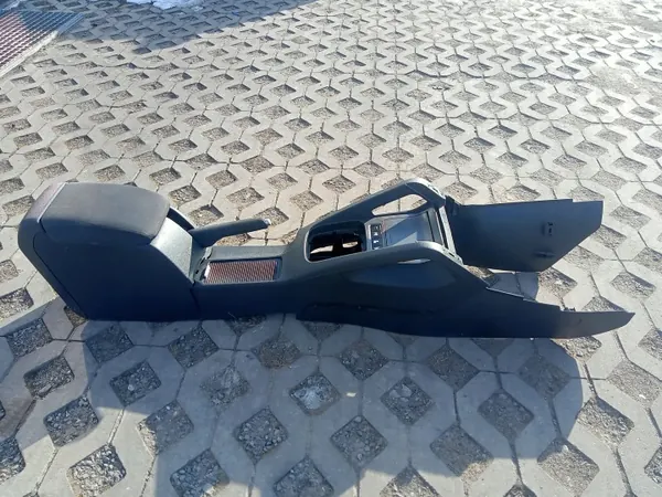 Reposabrazos consola central VW Golf V OEM 1K0863243A image 4