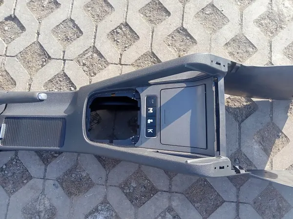 Reposabrazos consola central VW Golf V OEM 1K0863243A image 5