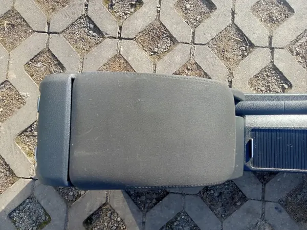 Reposabrazos consola central VW Golf V OEM 1K0863243A image 7