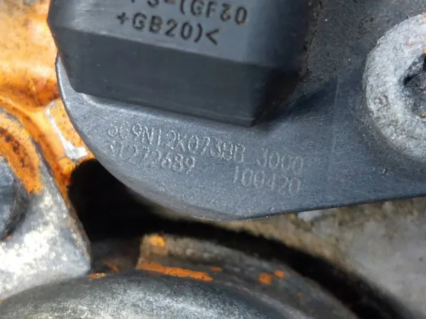 Jaguar XF X250 5.0 V8 distributiedeksel links OEM 8W93-6H037-AF image 7