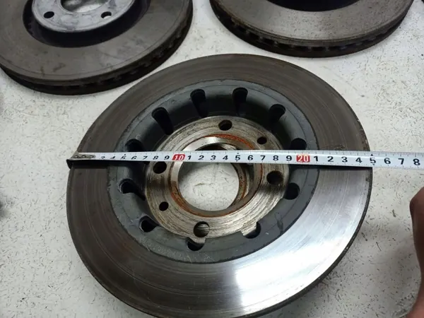 Bromssats OEM TARCZE KLOCKI Fram Bak Peugeot 2008 image 8