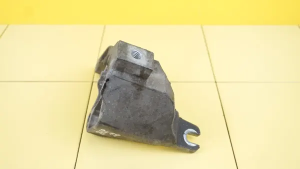 Ford OE Växellådsfäste AV61-7M125-AA Begagnad image 3