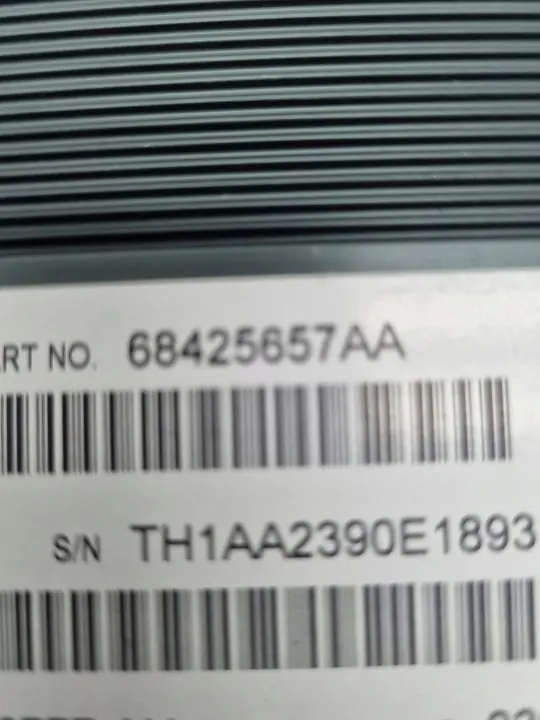 OEM 68425657AA Äänenvahvistin Dodge Charger 2019 image 4