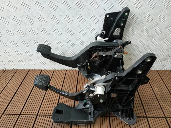 Jarru- ja kytkinpoljinsarja OEM 39215865 Opel Astra V image 4