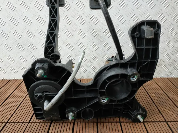 Jarru- ja kytkinpoljinsarja OEM 39215865 Opel Astra V image 6