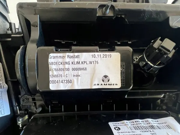 OEM 1766804600 Mercedes GLA W156 Tunnelpanel Ram image 5