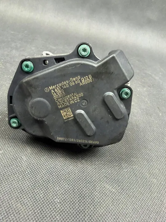 Válvula EGR Mercedes-Benz C W205 2015 A6511400660 image 2