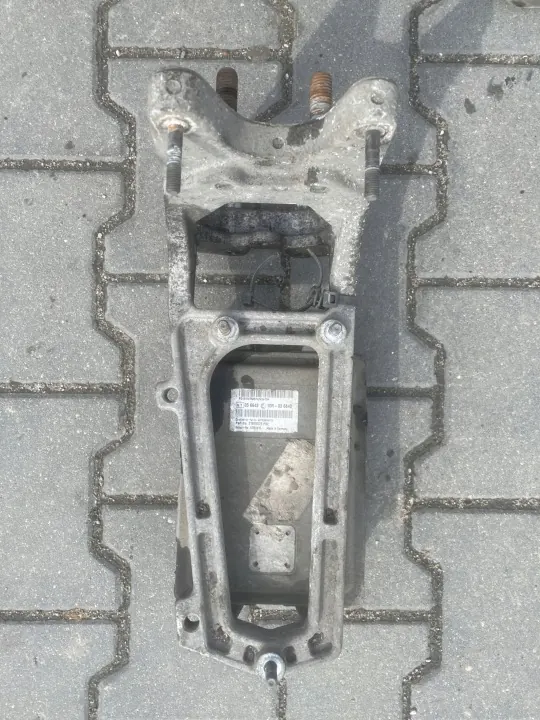 Volvo AdBlue-styrenhet Fäste OEM 21870075 image 2